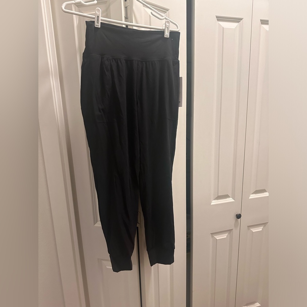 Athleta Salutation Jogger size medium (new)